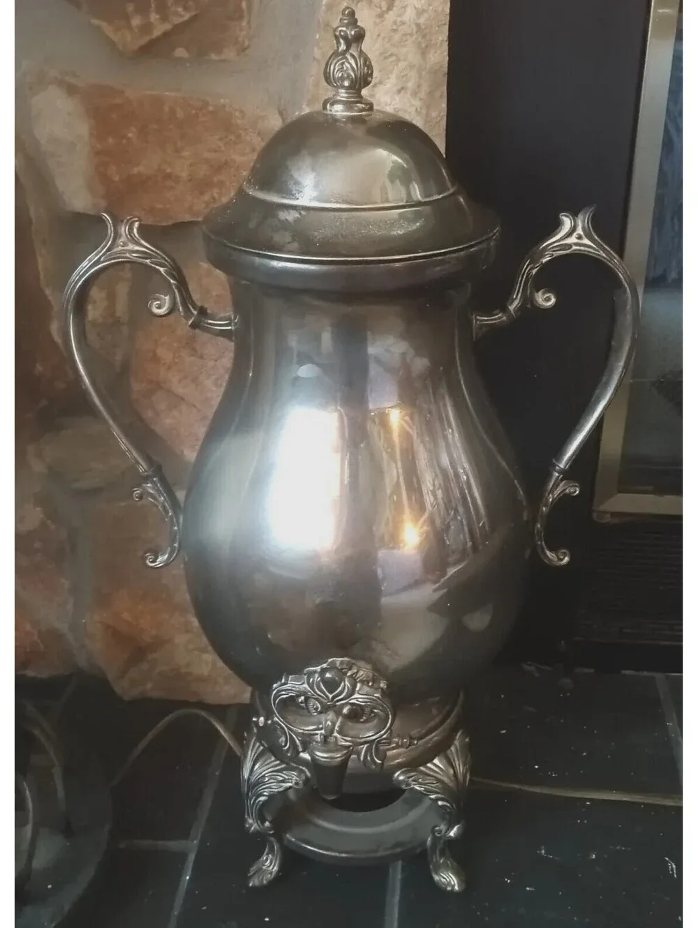 Vintage Silver plated Coffee Tea Urn Decanter Server Samovar Made in Indonesia.